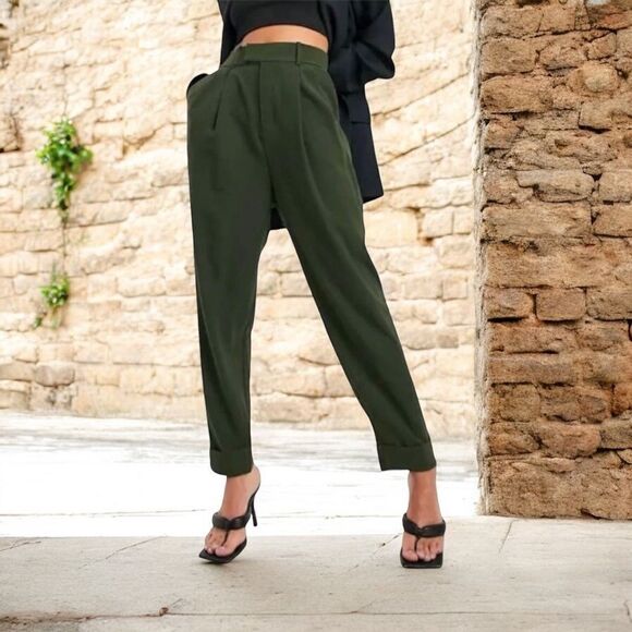 BB DAKOTA Pleated High-Rise Cuffed Trouser In Green Women’s Size 2 - Picture 1 of 8
